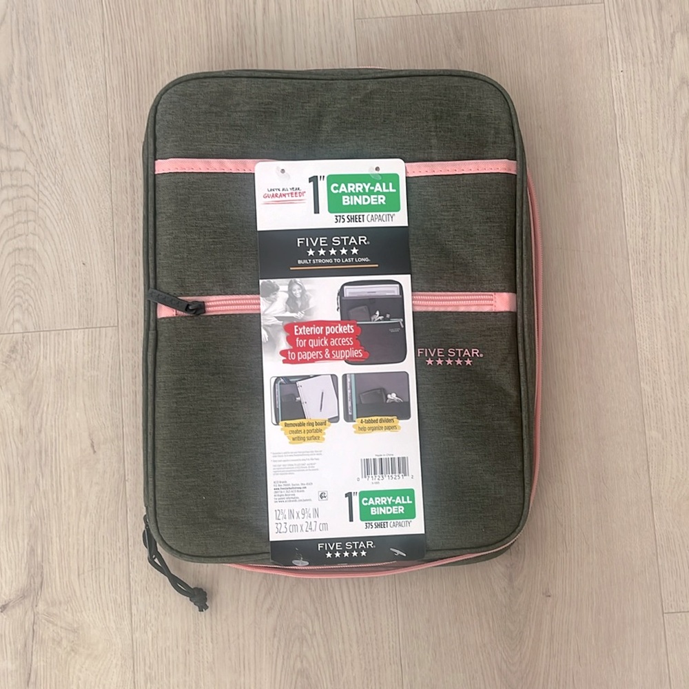NWT Five Star Carry all binder